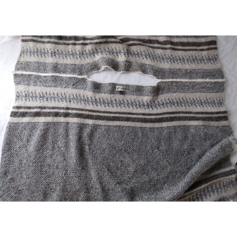 Neiman Marcus Poncho Sweater Fringe Boho Womens One Size - Picture 9 of 9